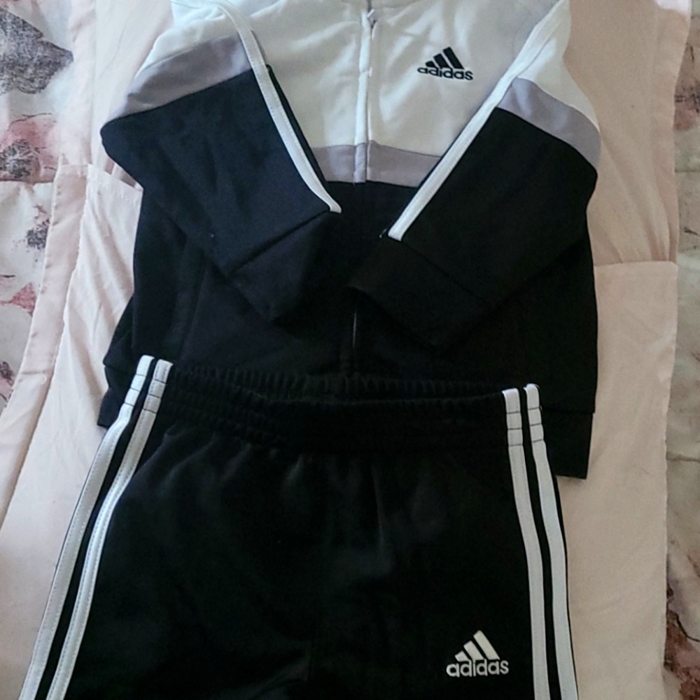 Matching sweatsuit for toodler